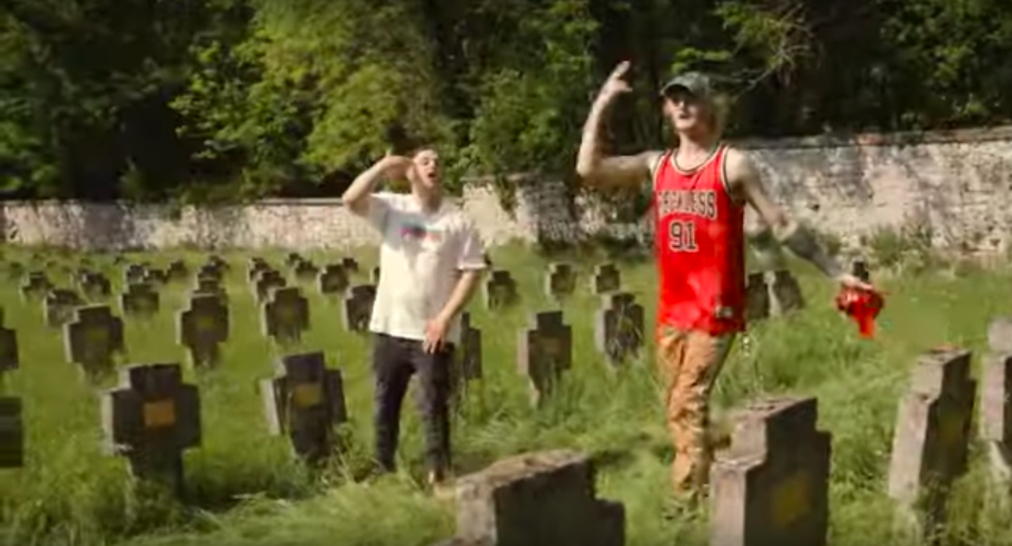 Immagine per «Tro*e e droghe», bufera sui trapper nel cimitero dei caduti ad Aurisina